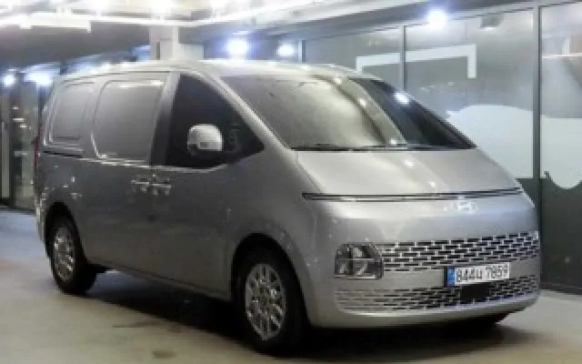 인천자동차중고 스타리아 하이브리드 HEV 1.6 카고 3인승 매물 사진 2 - 2025/11 31,240km